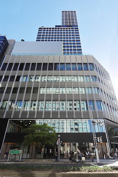 中日ビル(ザ ロイヤルパークホテル アイコニック 名古屋)