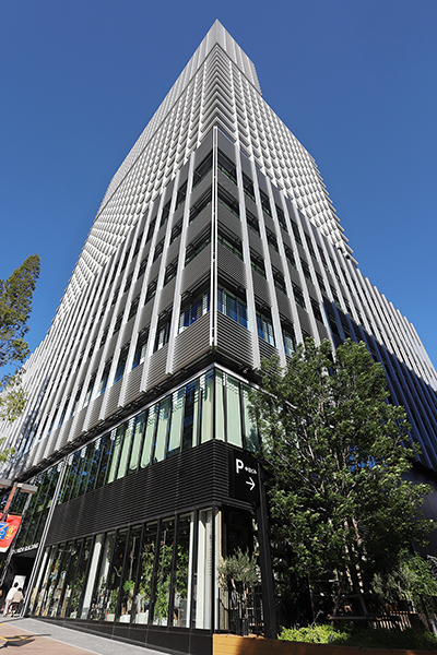 中日ビル(ザ ロイヤルパークホテル アイコニック 名古屋)